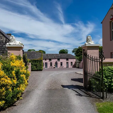 Holiday home Pallastown House Courtyard