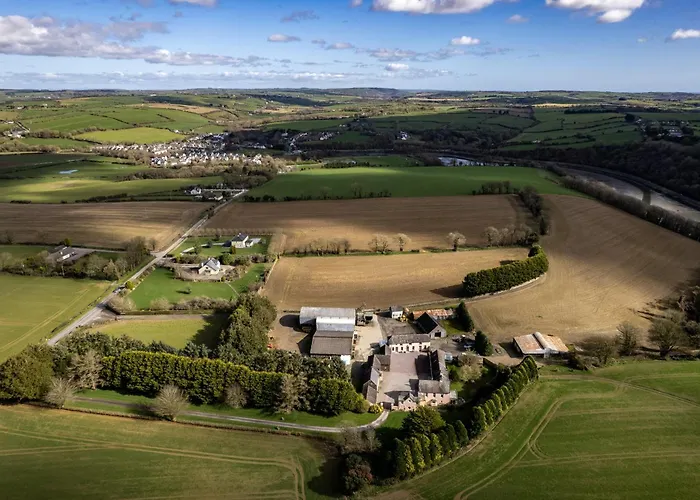 Pallastown House Courtyard, Luxury Boutique Near Charming Feriehus *