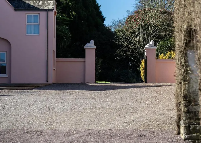 Pallastown House Courtyard, Luxury Boutique Near Charming Feriehus Kinsale